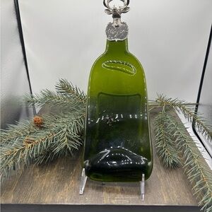 Green Melted Wine Glass Bottle Cheeseboard with Holiday Silver Deer Decoration